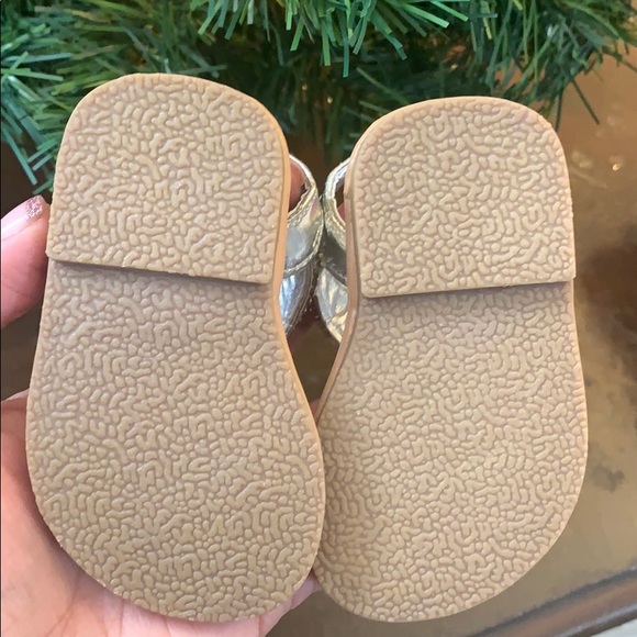 New in box baby sandals - Picture 3 of 7